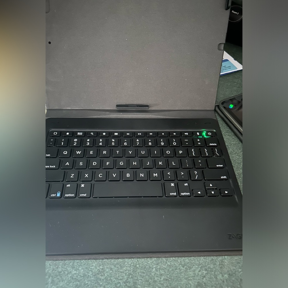 Zagg keyboard for iPad